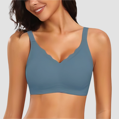 Scalloped Seamless Push-Up Bra – Soft, Wireless & Fully Adjustable