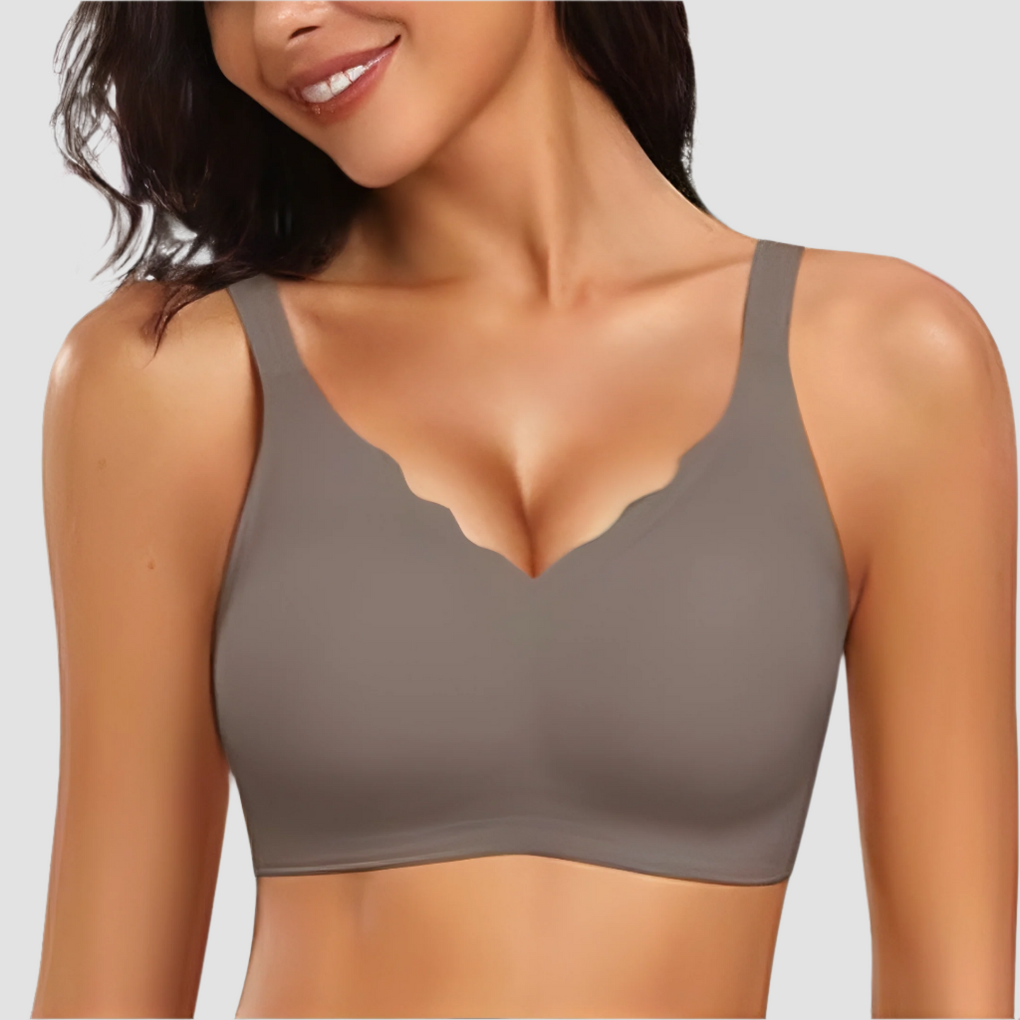 Scalloped Seamless Push-Up Bra – Soft, Wireless & Fully Adjustable