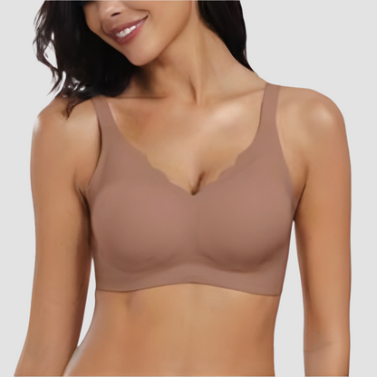 Scalloped Seamless Push-Up Bra – Soft, Wireless & Fully Adjustable